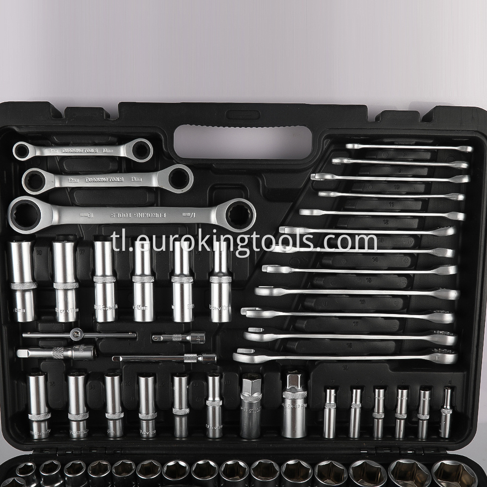 Wrench socket driver set